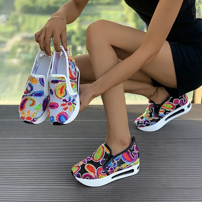Chaussures compensées pour femmes