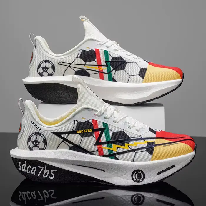 Chaussures de course avec plaque en carbone