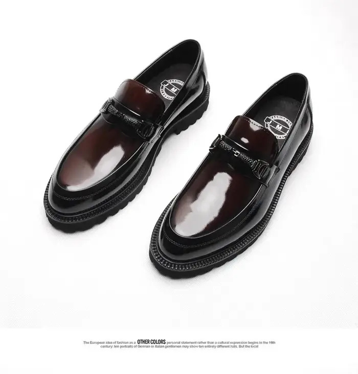 Chaussures en cuir à l'offre elles épaisses pour hommes, mocassins en cuir couche supérieure, chaussures de costume