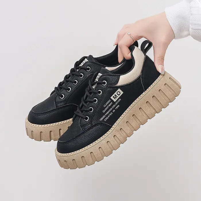 Nouvelles Chaussures Décontractées Femme Printemps 2026 Style Campus Designer Plateforme Tendance Polyvalentes en Cuir pour Étudiantes