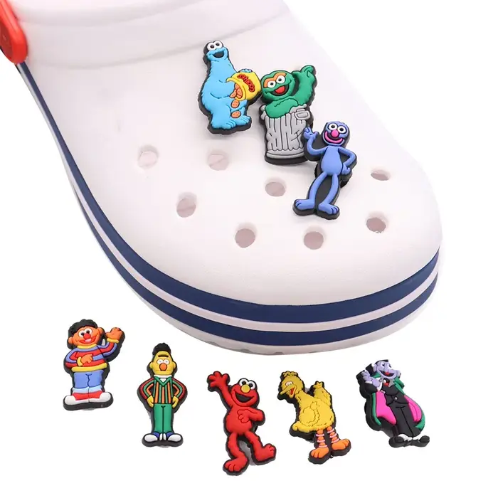 Breloques de chaussures en PVC, 1 pièce, biscuits de dessin animé, oiseau jaune, monstre, accessoire