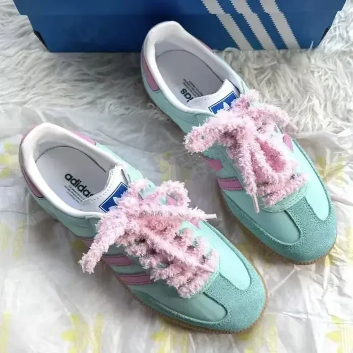 1 paire moelleux mignon chenille lacet hommes femmes rose en peluche lacets personnalité Sport décontracté basket-ball DE chaussures d'entraînement Lac