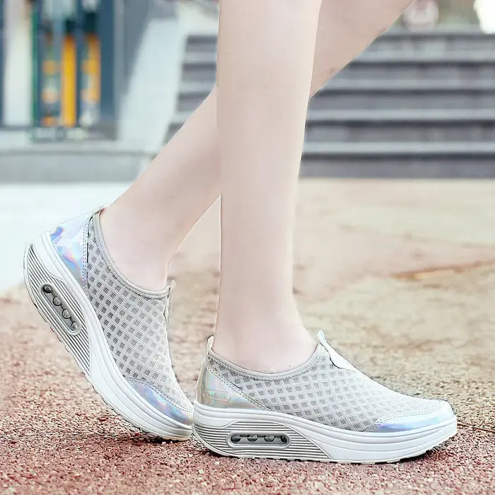 Chaussures à plateforme pour femmes, chaussures de loisirs en tissu maille, à enfiler, chaussures d'été pour femmes, baskets respirantes, taille 35-41, WSH3280