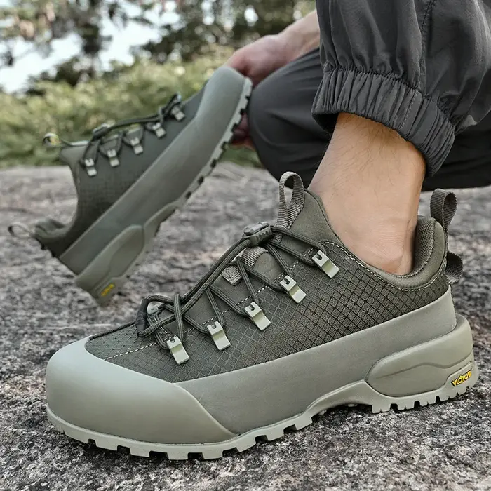 2025 nouvelles chaussures d'alpinisme