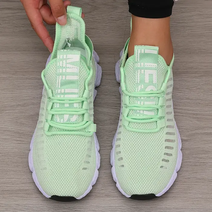 Chaussures de sport pour femmes maille légère semelle souple sangle de Jogging respirant mode