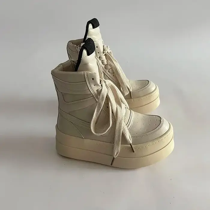 Chaussures montantes pour femmes