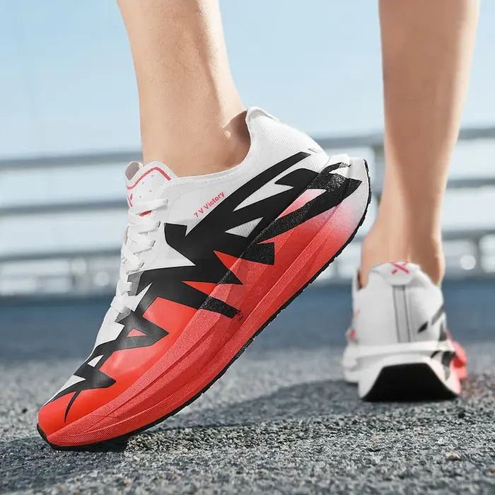 Chaussures de course pour hommes et femmes, baskets de sport professionnelles avec plaque en carbone, respirantes, légères, confortables, antidérapantes