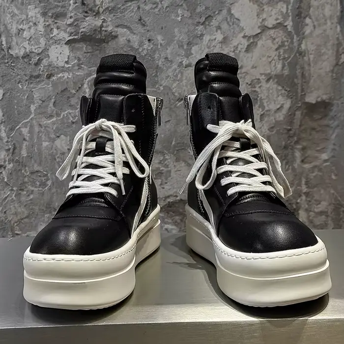 Bottes montantes noires et blanches pour hommes avec fermeture éclair latérale
