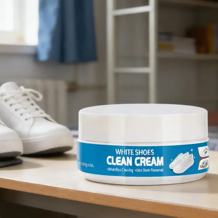 Crème nettoyante pour chaussures blanches avec éponge