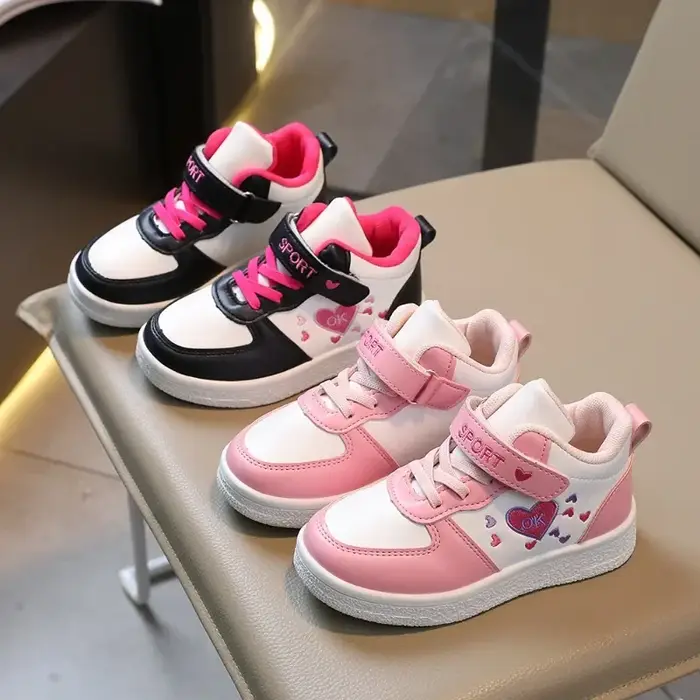 Chaussures de sport pour enfants, baskets pour filles mignonnes, chaussures polyvalentes pour enfants, chaussures souples respirantes, crochet et boucle, nouvelle mode, printemps et automne 2024