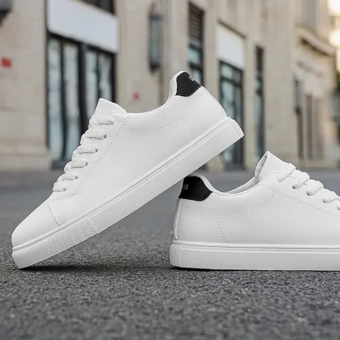 Baskets basses en cuir pour hommes - Chaussures de skate confortables et antidérapantes pour un usage quotidien