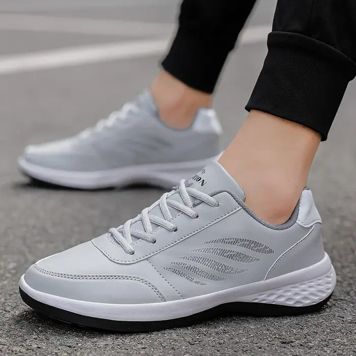 Chaussures de marche pour hommes