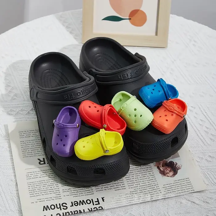 Mini breloques de chaussures colorées pour adultes et enfants