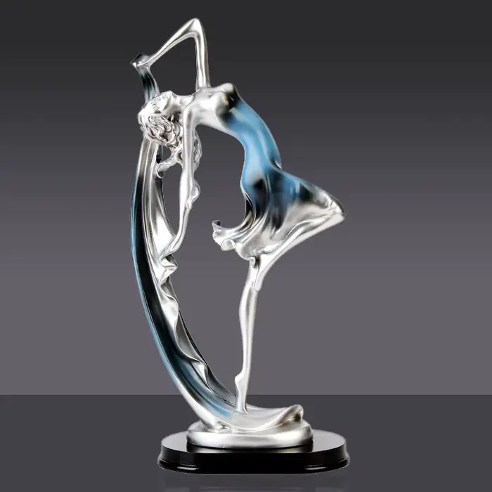 Statue de figurine de fille dansante