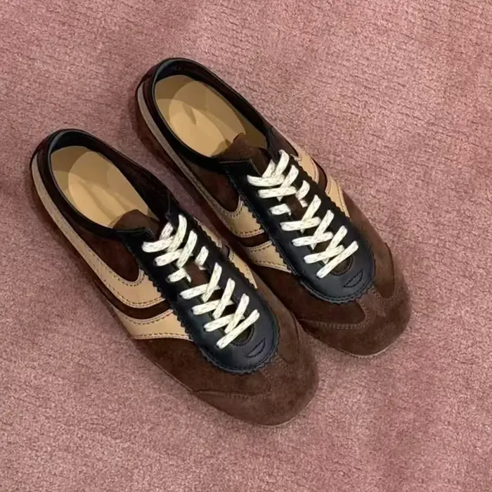 Chaussures d'entraînement allemandes pour femmes en cuir véritable