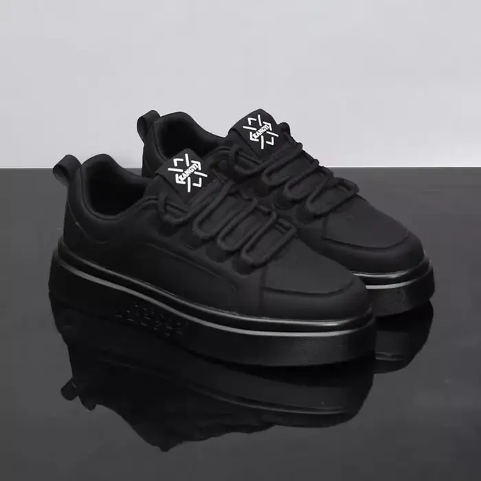 Baskets en cuir blanc à lacets pour hommes