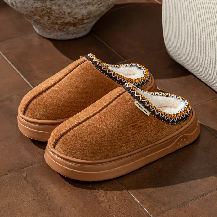 Pantoufles d'hiver pour femmes et hommes