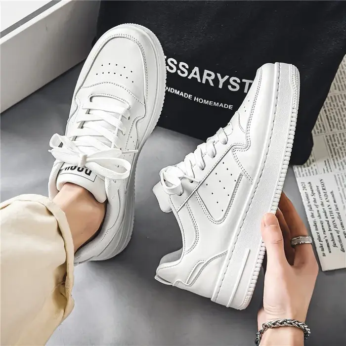 Chaussures pour hommes classique noir blanc baskets mode Tenis chaussures d'entraînement pour hommes jeunesse étudiant sport chaussure de course nouvelles chaussures décontractées