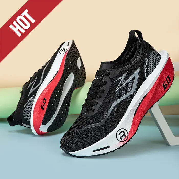 Chaussures de course à pied avec plaque en carbone