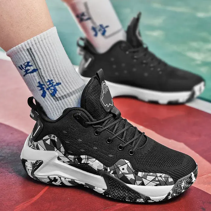 Nouvelles chaussures de basket-ball à tige haute