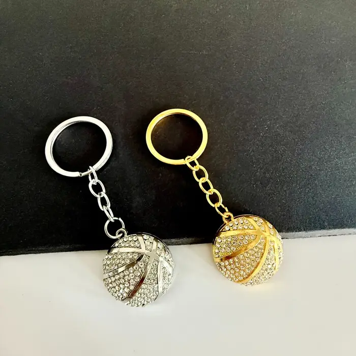 Porte-clés de basket-ball incrusté de diamants