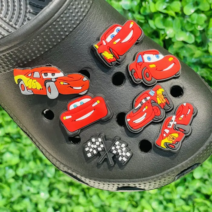 Breloques de chaussures de jardin en PVC, voitures de dessin animé, pour sabots, épingles, sandales,