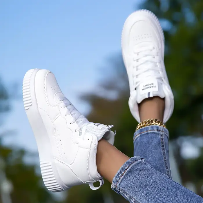 Chaussures en cuir décontractées pour hommes, style tendance, respirantes, polyvalentes, baskets blanches sport, chaussures en cuir tendance