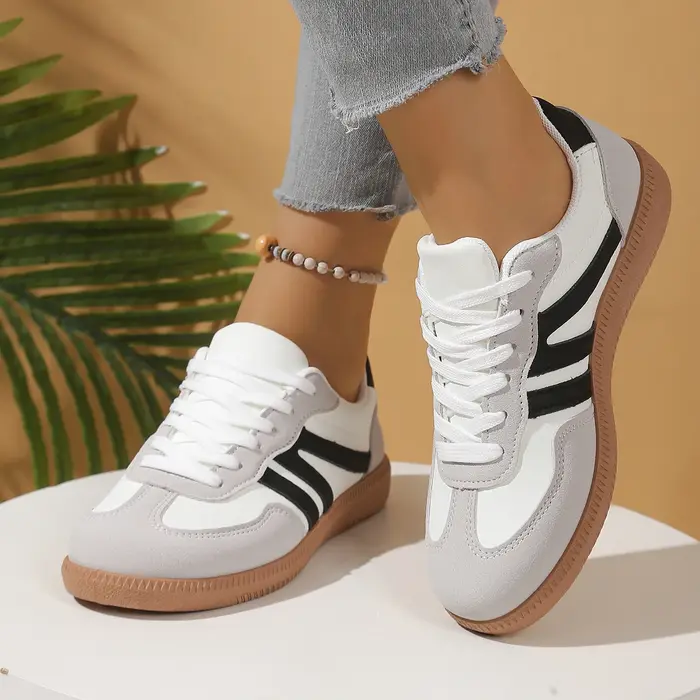 Chaussures d'entraînement allemandes pour femmes 2026 – Nouvelles baskets en cuir véritable