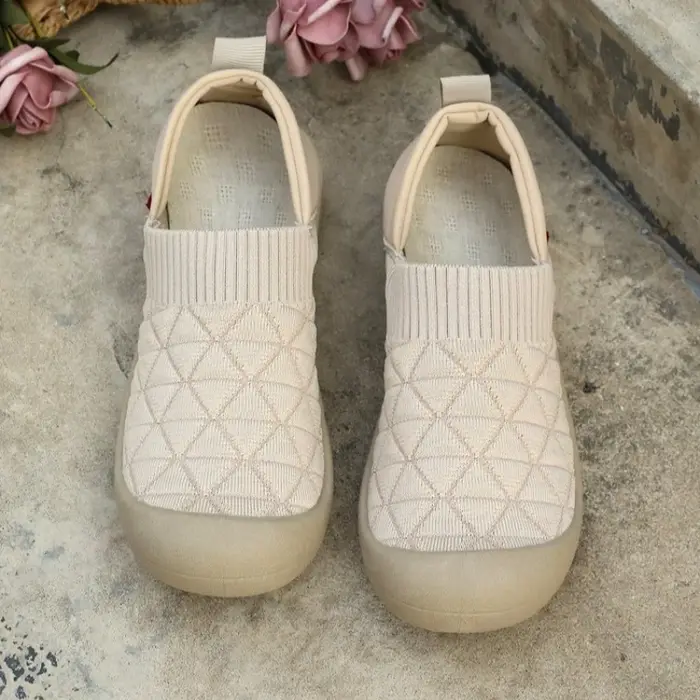 Chaussures de sport décontractées pour femmes 2026, nouvelle collection polyvalente, confortables, légères, en tissu, pour la maison