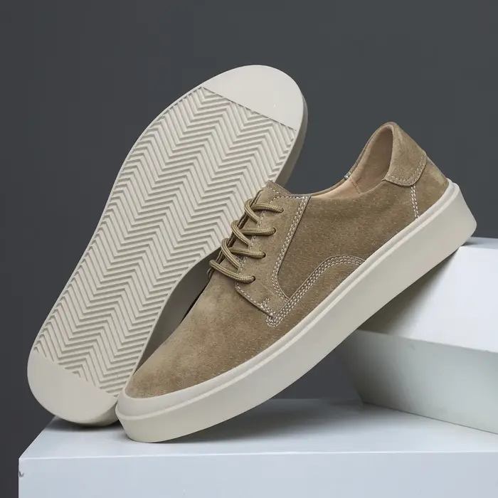 Baskets décontractées en cuir suédé beige pour hommes