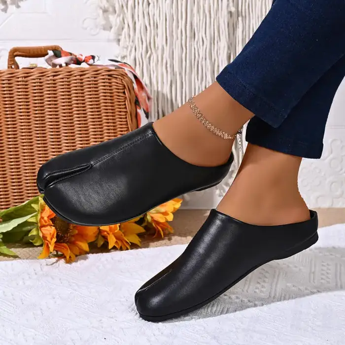 Chaussures Tabi Noires de Marque pour Femme – Collection Été-Automne 2026 – Mules Confortables à Talon Plat – Chaussons