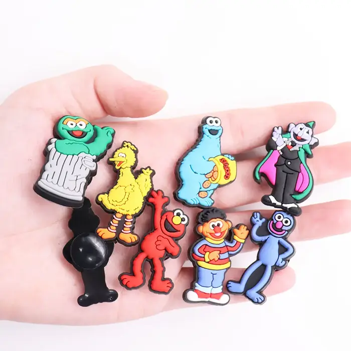 Breloques de chaussures en PVC, 1 pièce, biscuits de dessin animé, oiseau jaune, monstre, accessoire