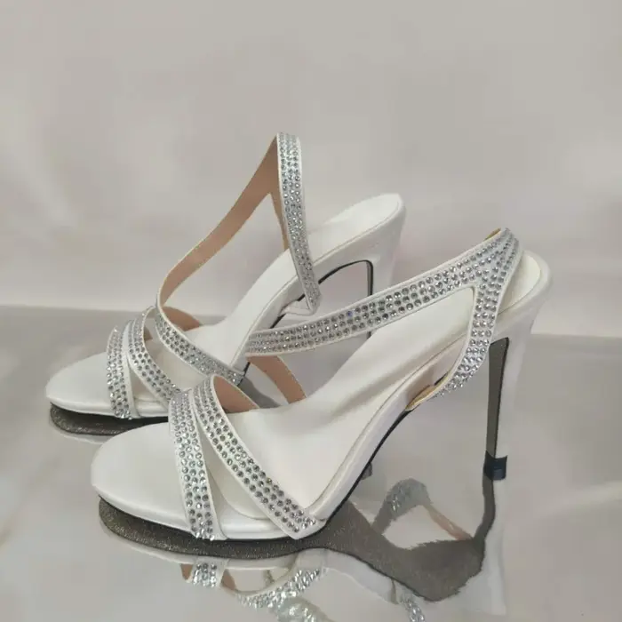 Sandales à talons hauts pour femmes avec strass