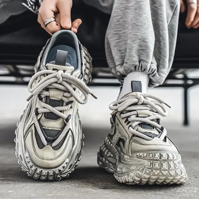Chaussures pour hommes 2025 printemps nouveau Style semelle épaisse hauteur augmentant maille décontractée respirant mode tendance confortable grosses baskets