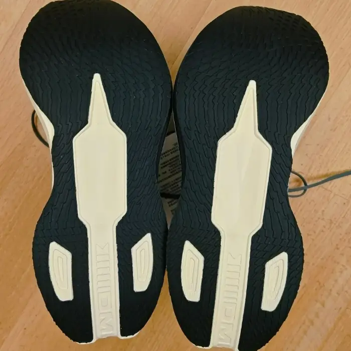 DYNAFISH Xiao Nian Chaussures de course pour hommes et femmes, chaussures de sport confortables, chaussures d'entraînement en maille pour couples, chaussures de jogging à semelle souple
