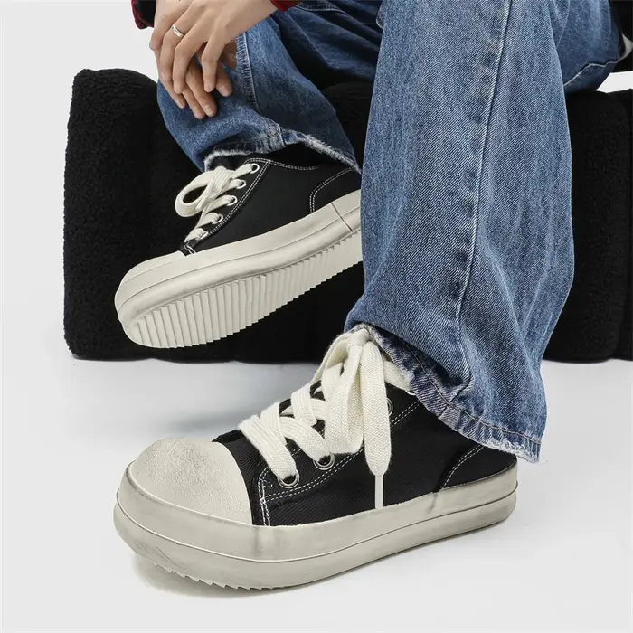 2025New hommes toile fond épais baskets mode à lacets décontracté jeunesse chaussures léger en plein air confortable plat concepteur chaussure de marche
