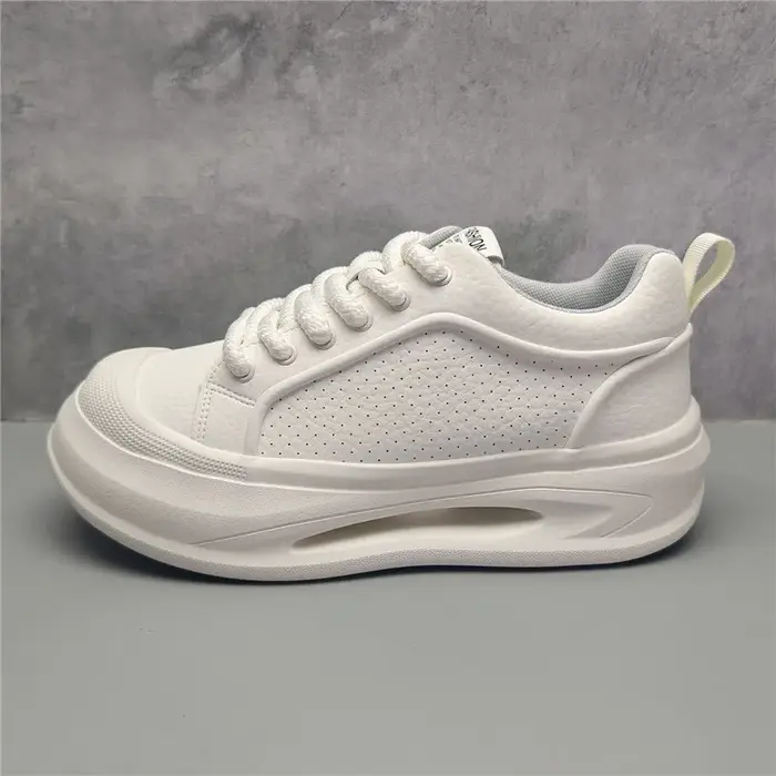 Nouvelles baskets coréennes à plateforme 2026 pour hommes, chaussures de course et de marche confortables, chaussures décontractées à lacets vulcanisées, baskets épaisses