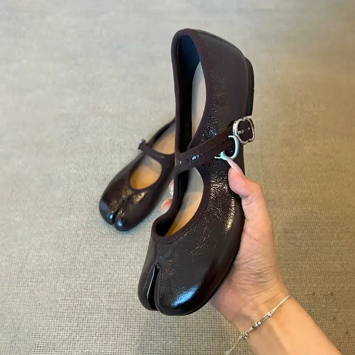 Femmes bout fendu chaussures plates un bouton Style Mary Jane