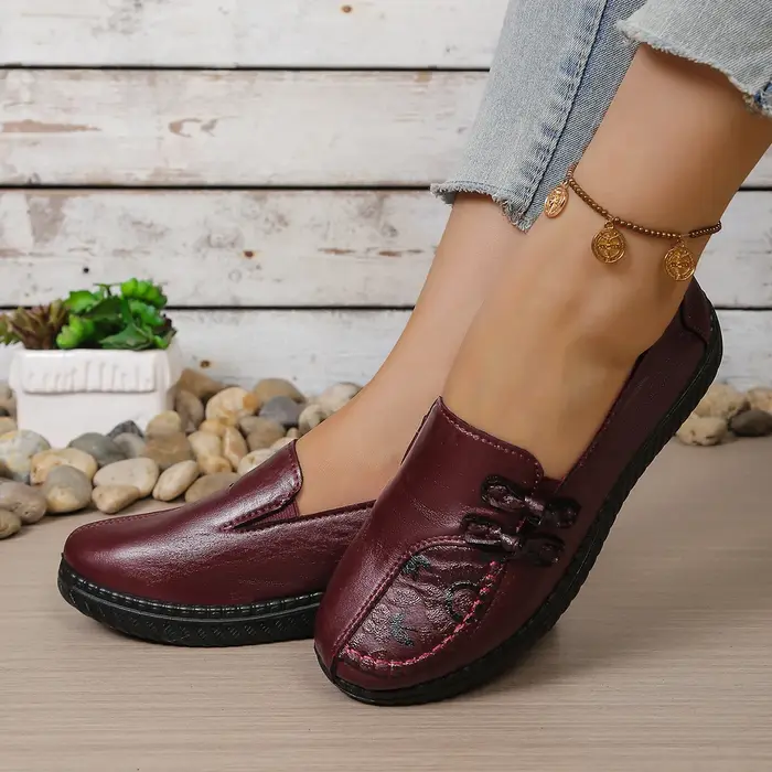 Chaussures de travail vintage couleur bordeaux