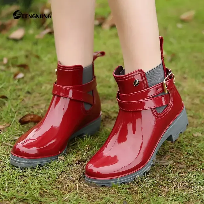 Bottes de pluie en cuir Pu pour femmes, bottines imperméables en caoutchouc, chaussures de marche po