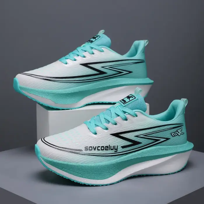 Chaussures de course avec plaque en carbone
