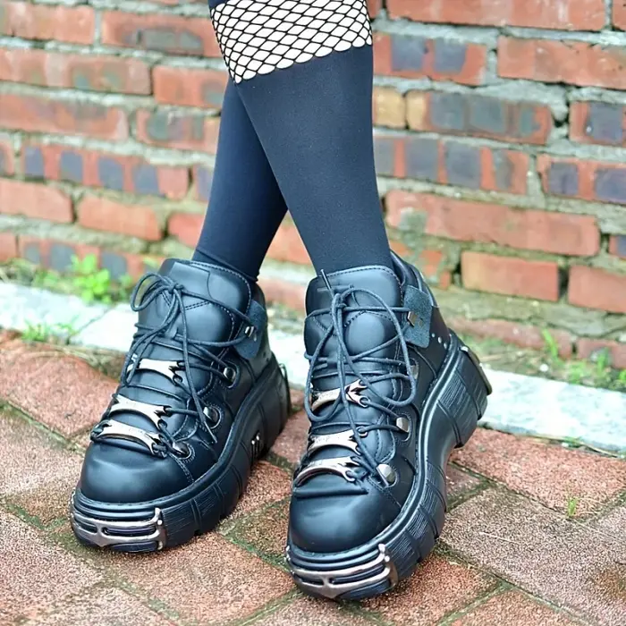 Thick Bottom Platform Women Sneakers Rock Metal Decoration Large Size Casual Trainers Punk Style Got