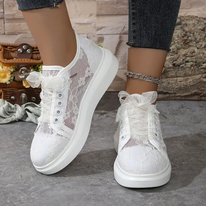 Femmes baskets 2025 nouvelle mode été décontracté blanc chaussures dentelle toile respirant