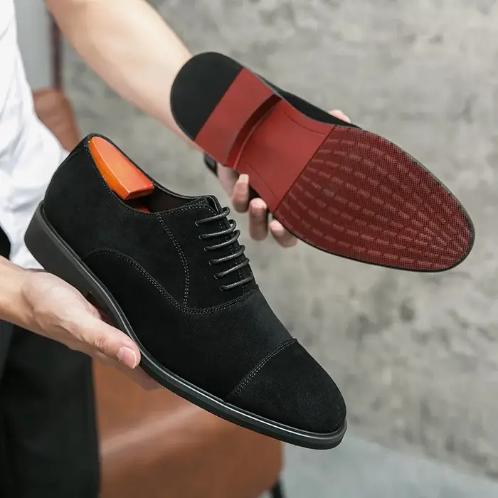 Nouvelles chaussures pour hommes de luxe en daim