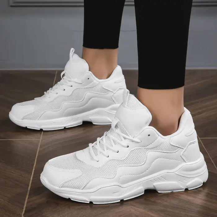 Les chaussures de marche à fond plat pour femmes avec maille et semelles épaisses sont les meilleures