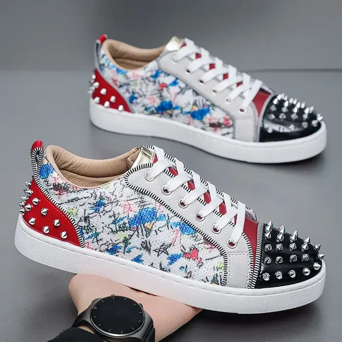 Nouvelle personnalité de rue chaussures de skate hommes tendance baskets rivets coniques décontracté clouté formateurs