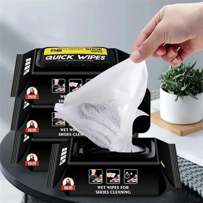 Lingettes jetables pour chaussures
