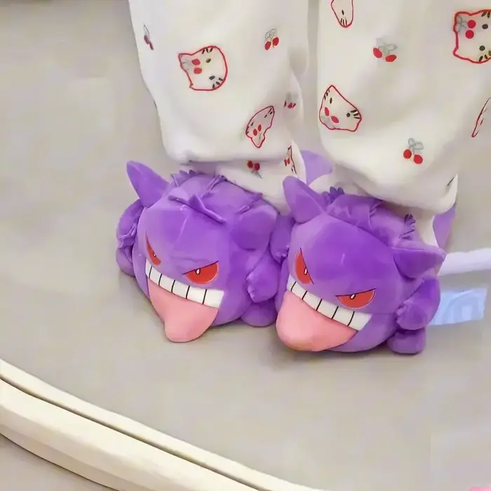 Pantoufles Poke Gengar avec design amusant de langue dégagée