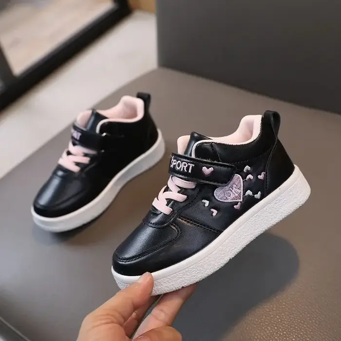 Chaussures de sport pour enfants, baskets pour filles mignonnes, chaussures polyvalentes pour enfants, chaussures souples respirantes, crochet et boucle, nouvelle mode, printemps et automne 2024