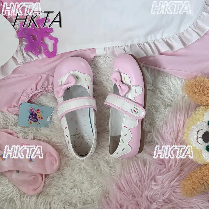 Petites chaussures japonaises en cuir à semelles plates et souples